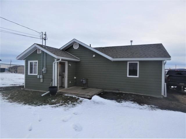 412 100 Avenue, House detached with 3 bedrooms, 1 bathrooms and 1 parking in Dawson Creek BC | Image 12
