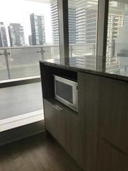 2202 - 1 Bloor St E, Condo with 1 bedrooms, 1 bathrooms and 0 parking in Toronto ON | Image 3