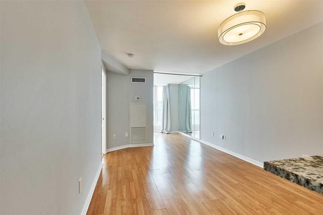 2210 - 44 St Joseph St, Condo with 1 bedrooms, 1 bathrooms and 1 parking in Toronto ON | Image 17