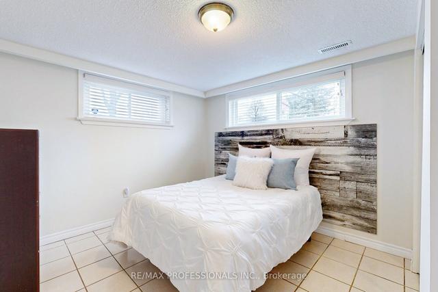 2 Woodpark Rd, House detached with 3 bedrooms, 4 bathrooms and 4 parking in Toronto ON | Image 25