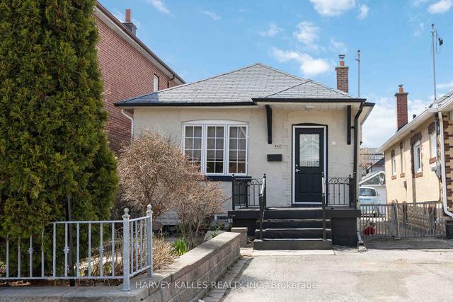 460 Northcliffe Blvd, House detached with 2 bedrooms, 2 bathrooms and 3 parking in Toronto ON | Image 1