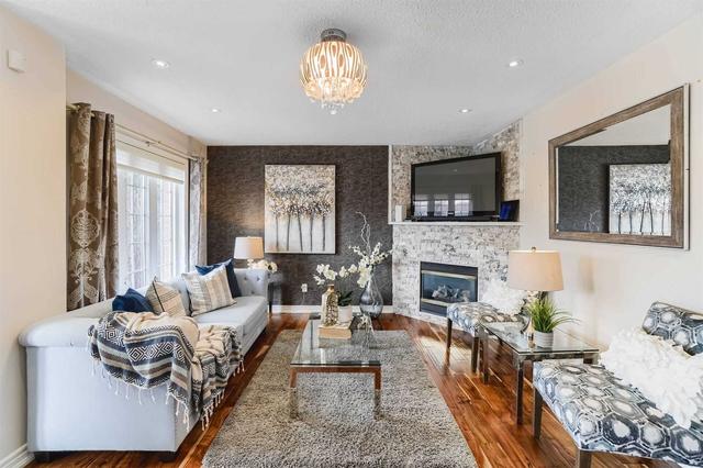 30 Willow Heights Crt, House detached with 3 bedrooms, 4 bathrooms and 6 parking in Brampton ON | Image 4