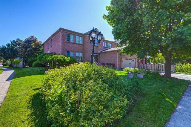 1443 Cobbler Lane, House detached with 5 bedrooms, 6 bathrooms and 2 parking in Oakville ON | Image 1
