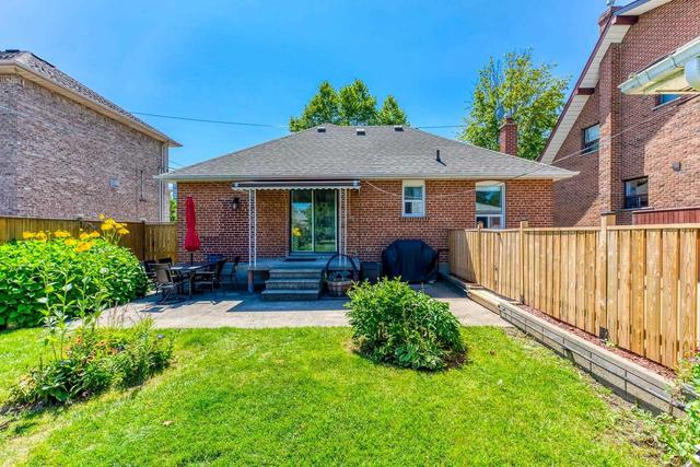 18 Statler Ave, House detached with 2 bedrooms, 2 bathrooms and 10 parking in Toronto ON | Image 27