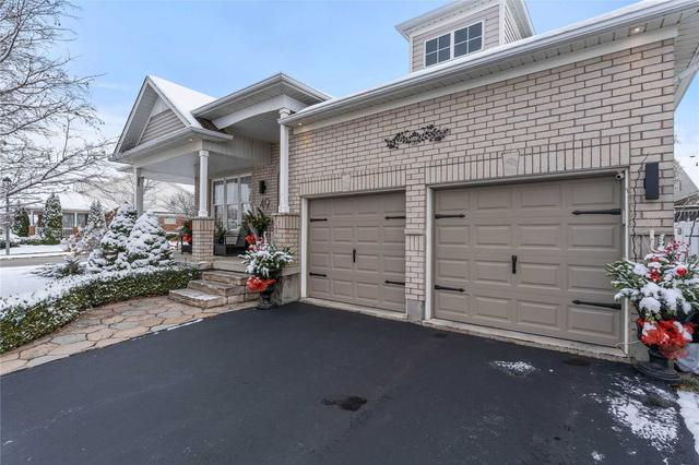 49 Webb Ave, House detached with 2 bedrooms, 3 bathrooms and 4 parking in Brantford ON | Image 1