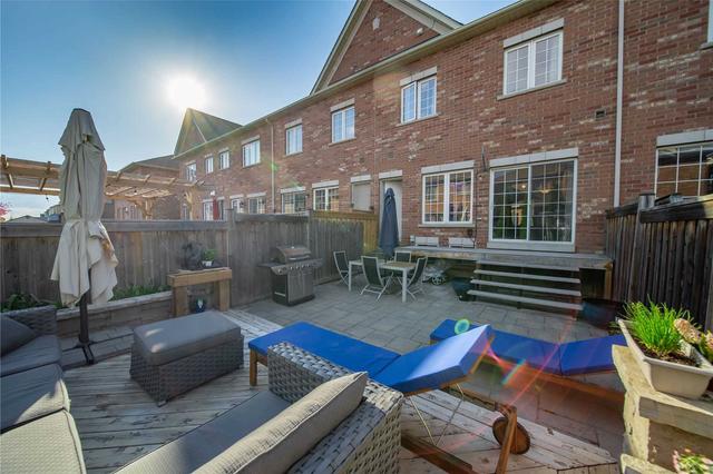 143 Wardlaw Pl, House attached with 3 bedrooms, 3 bathrooms and 4 parking in Vaughan ON | Image 25