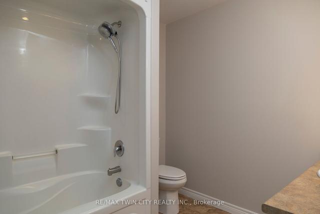25 - 560 Grey St, Townhouse with 2 bedrooms, 2 bathrooms and 2 parking in Brantford ON | Image 3