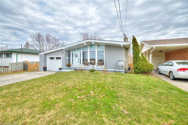 135 Concession Road, House detached with 4 bedrooms, 2 bathrooms and null parking in Fort Erie ON | Image 12