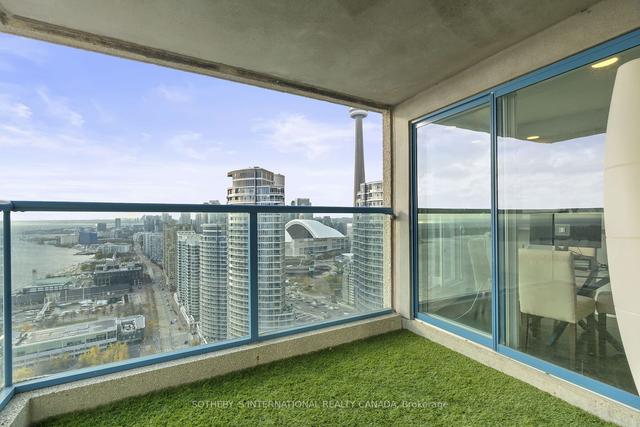 3701 - 77 Harbour Sq, Condo with 3 bedrooms, 3 bathrooms and 1 parking in Toronto ON | Image 15