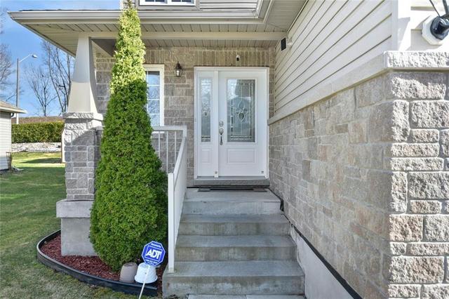 1039 Fitzsimmons Drive, House detached with 4 bedrooms, 4 bathrooms and 4 parking in Brockville ON | Image 3