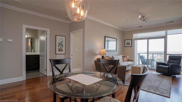 1013 - 240 Villagewalk Boulevard, House attached with 2 bedrooms, 1 bathrooms and 2 parking in London ON | Image 3
