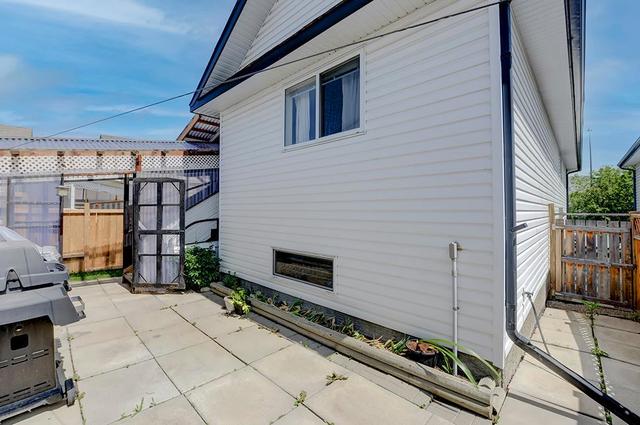 215 Erin Park Drive Se, House detached with 3 bedrooms, 3 bathrooms and 2 parking in Calgary AB | Image 12