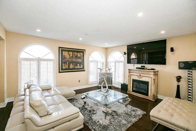 85 Forestgrove Circ, House detached with 3 bedrooms, 4 bathrooms and 6 parking in Brampton ON | Image 24