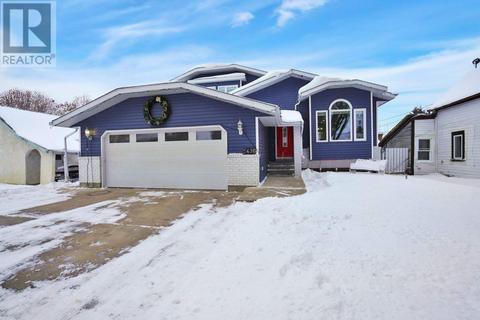 5476 51 Avenue, Lacombe, AB, T4L1K9 | Card Image