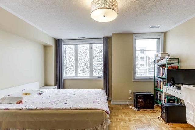 66a Finch Ave W, Townhouse with 3 bedrooms, 4 bathrooms and 2 parking in Toronto ON | Image 18