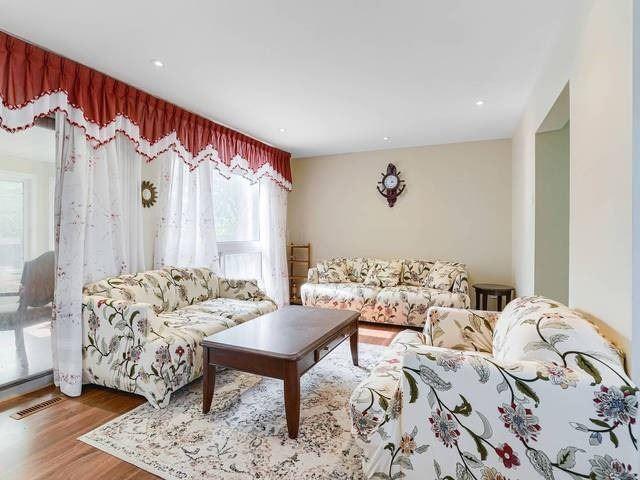 89 Cloverdale Dr, House semidetached with 4 bedrooms, 4 bathrooms and 5 parking in Brampton ON | Image 5