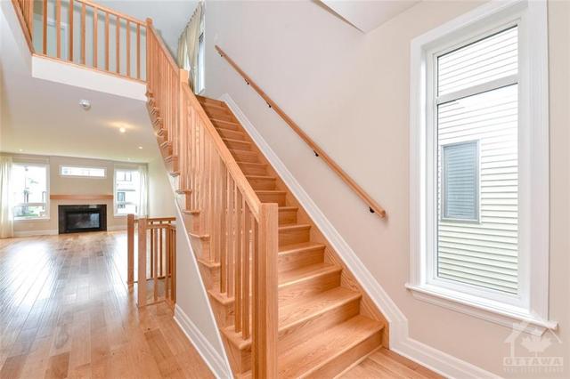 87 Palfrey Way, House detached with 3 bedrooms, 4 bathrooms and 4 parking in Ottawa ON | Image 5