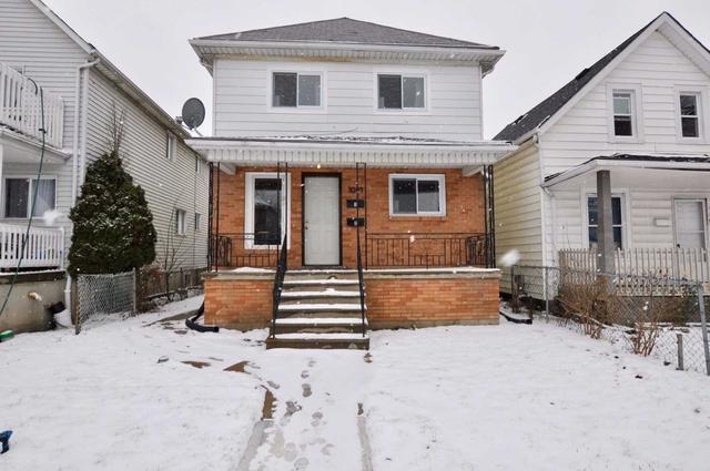 1091 Marion Ave, House detached with 5 bedrooms, 2 bathrooms and 3 parking in Windsor ON | Image 1