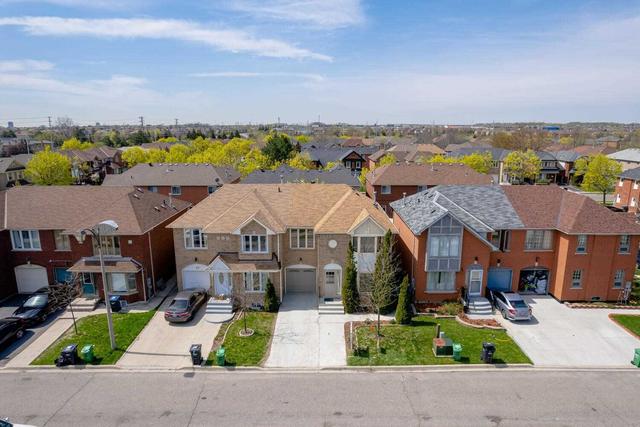 23 Morningdew Cres, House semidetached with 3 bedrooms, 4 bathrooms and 4 parking in Brampton ON | Image 1