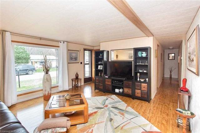 1 Cedar St, Home with 3 bedrooms, 2 bathrooms and 3 parking in Kawartha Lakes ON | Image 17