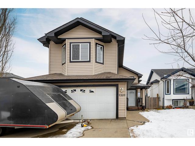 9309 106 Av, House detached with 4 bedrooms, 2 bathrooms and null parking in Morinville AB | Image 1