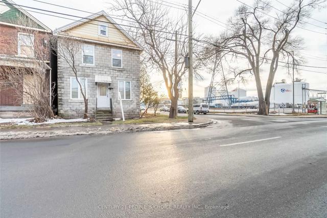 910 Burlington St E, House detached with 6 bedrooms, 2 bathrooms and 6 parking in Hamilton ON | Image 12