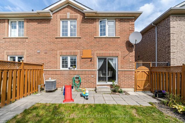 8 Trudelle Cres, House semidetached with 3 bedrooms, 3 bathrooms and 3 parking in Brampton ON | Image 32