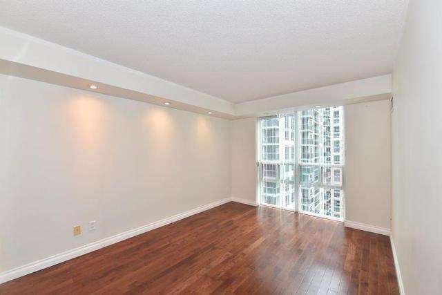 Lph07 - 7 Michael Power Pl, Condo with 2 bedrooms, 2 bathrooms and 1 parking in Toronto ON | Image 8