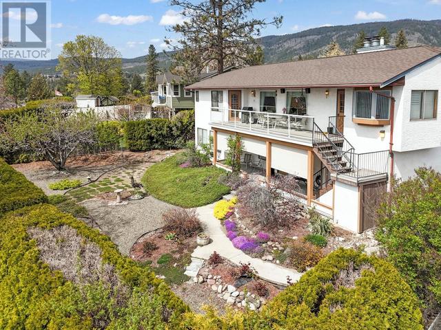 3219 Sunset Place, House detached with 4 bedrooms, 3 bathrooms and 4 parking in West Kelowna BC | Image 2