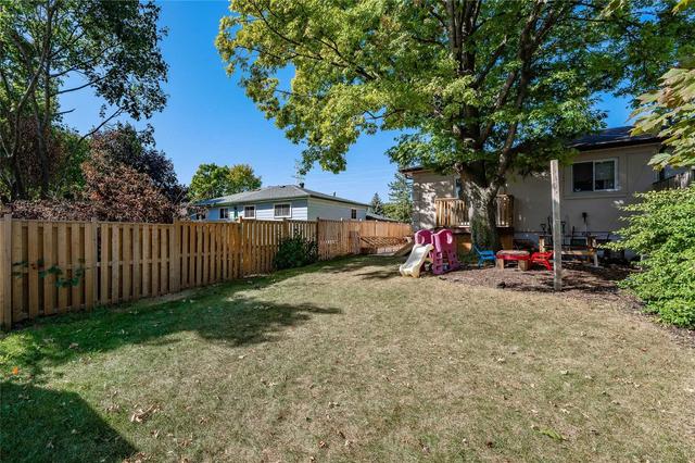 2446 Martin Crt, House semidetached with 3 bedrooms, 2 bathrooms and 2 parking in Burlington ON | Image 31