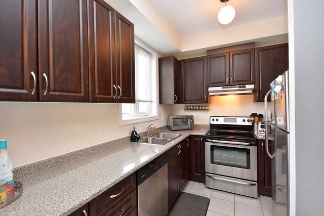 16 Kayak Hts, House attached with 3 bedrooms, 2 bathrooms and 2 parking in Brampton ON | Image 17