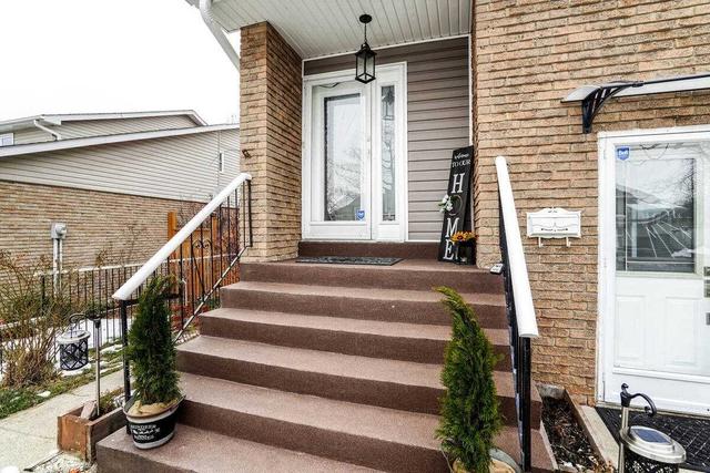 6067 Starfield Cres, House semidetached with 3 bedrooms, 2 bathrooms and 4 parking in Mississauga ON | Image 22