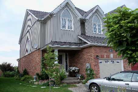 1174 Booth Ave, House attached with 3 bedrooms, 4 bathrooms and 1 parking in Innisfil ON | Image 2