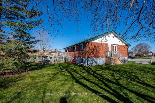 14 Hudspeth Crt, House semidetached with 1 bedrooms, 2 bathrooms and 2 parking in Kawartha Lakes ON | Image 20