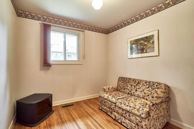 15 Pomeroy St, House semidetached with 3 bedrooms, 2 bathrooms and 5 parking in Toronto ON | Image 4