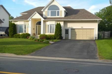 654 Douglas Ave, House detached with 4 bedrooms, 4 bathrooms and 4 parking in Fredericton NB | Image 1