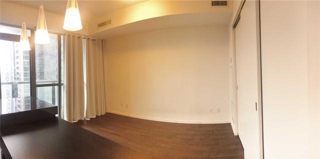 2707 - 101 Charles St E, Condo with 0 bedrooms, 1 bathrooms and null parking in Toronto ON | Image 4