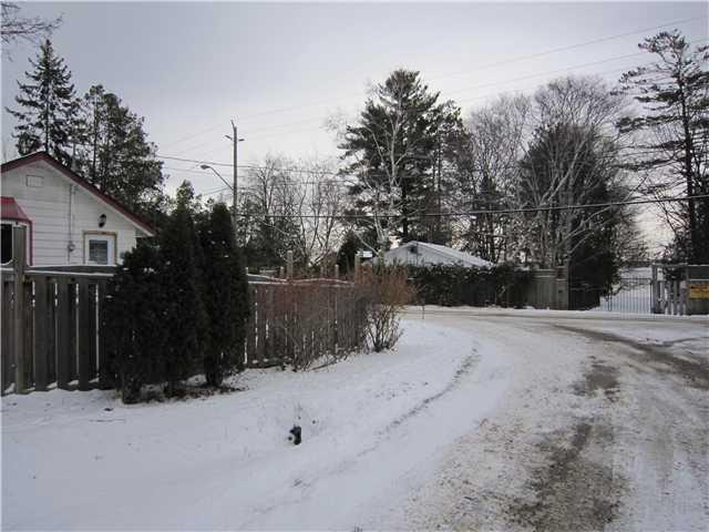 1981 Inglewood Dr, House detached with 3 bedrooms, 1 bathrooms and null parking in Innisfil ON | Image 2