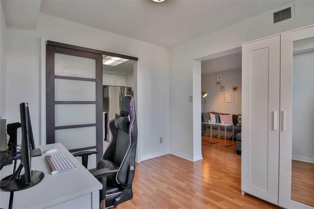 416 - 135 Hillcrest Ave, Condo with 2 bedrooms, 1 bathrooms and 1 parking in Mississauga ON | Image 14