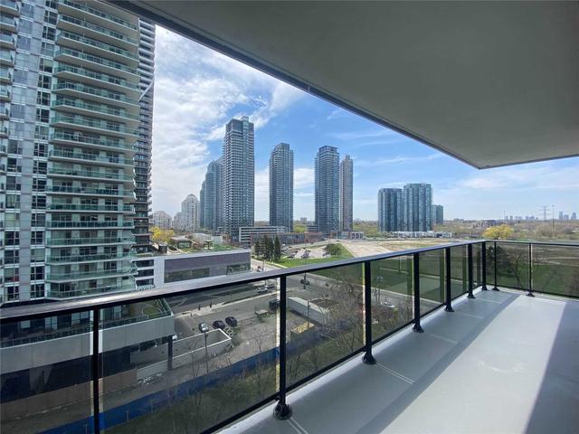 809 - 70 Annie Craig Dr, Condo with 1 bedrooms, 2 bathrooms and 1 parking in Toronto ON | Image 7