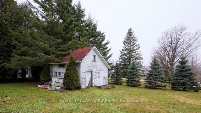 350 Main Street W. St, House detached with 2 bedrooms, 1 bathrooms and 4 parking in West Grey ON | Image 5