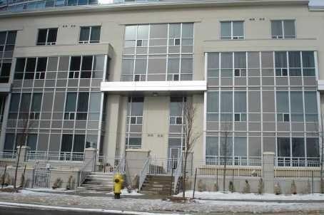 th302 - 36 Lee Centre Dr, Townhouse with 3 bedrooms, 2 bathrooms and 1 parking in Toronto ON | Image 1