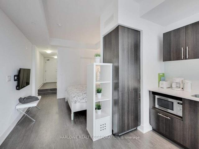 407 - 508 Wellington St W, Condo with 1 bedrooms, 1 bathrooms and 0 parking in Toronto ON | Image 4