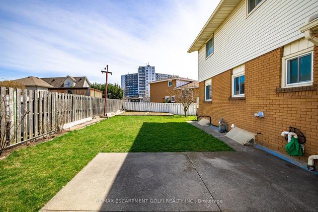 22 Crown Crt, House detached with 3 bedrooms, 2 bathrooms and 2 parking in Hamilton ON | Image 30