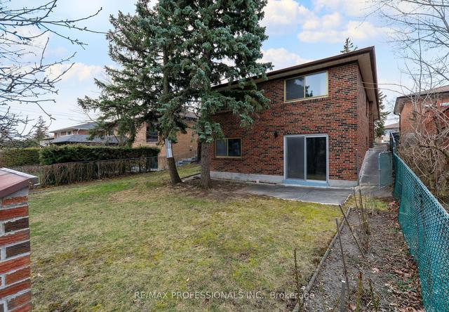 7 Ivybridge Dr, House detached with 3 bedrooms, 2 bathrooms and 6 parking in Toronto ON | Image 30
