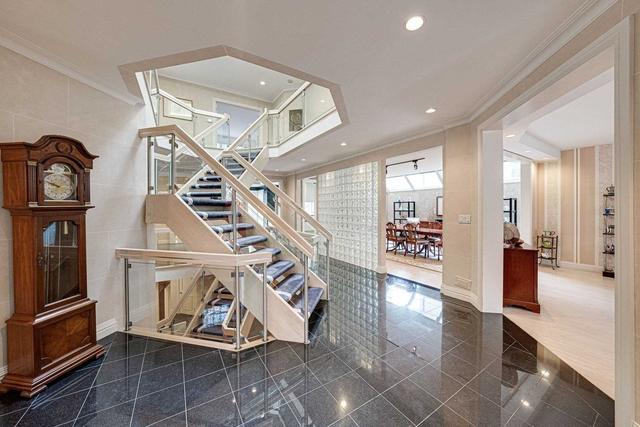 81 Thornridge Dr, House detached with 5 bedrooms, 8 bathrooms and 13 parking in Vaughan ON | Image 37