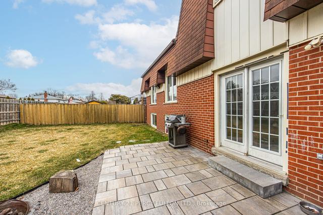 14 Evans Crt, House detached with 3 bedrooms, 3 bathrooms and 6 parking in Whitby ON | Image 17