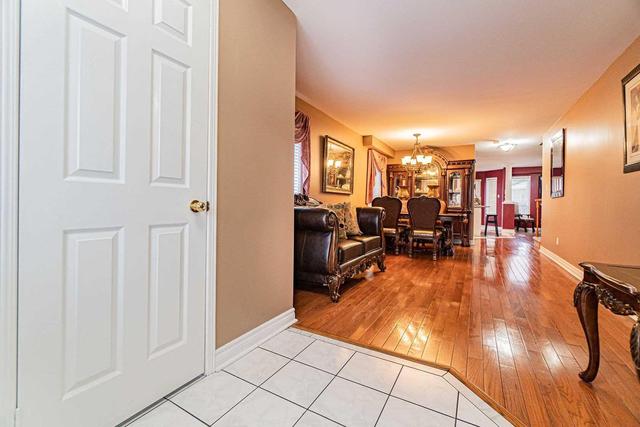 8 Penbridge Circ, House detached with 4 bedrooms, 4 bathrooms and 2 parking in Brampton ON | Image 4