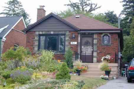 7 Airley Cres, House detached with 2 bedrooms, 2 bathrooms and 2 parking in Toronto ON | Image 1