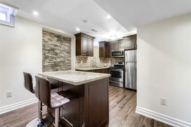 966 Silversmith Dr, House detached with 4 bedrooms, 4 bathrooms and 6 parking in Mississauga ON | Image 27